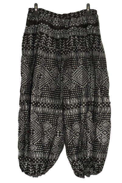 Black cotton pantaloon with small assuit print