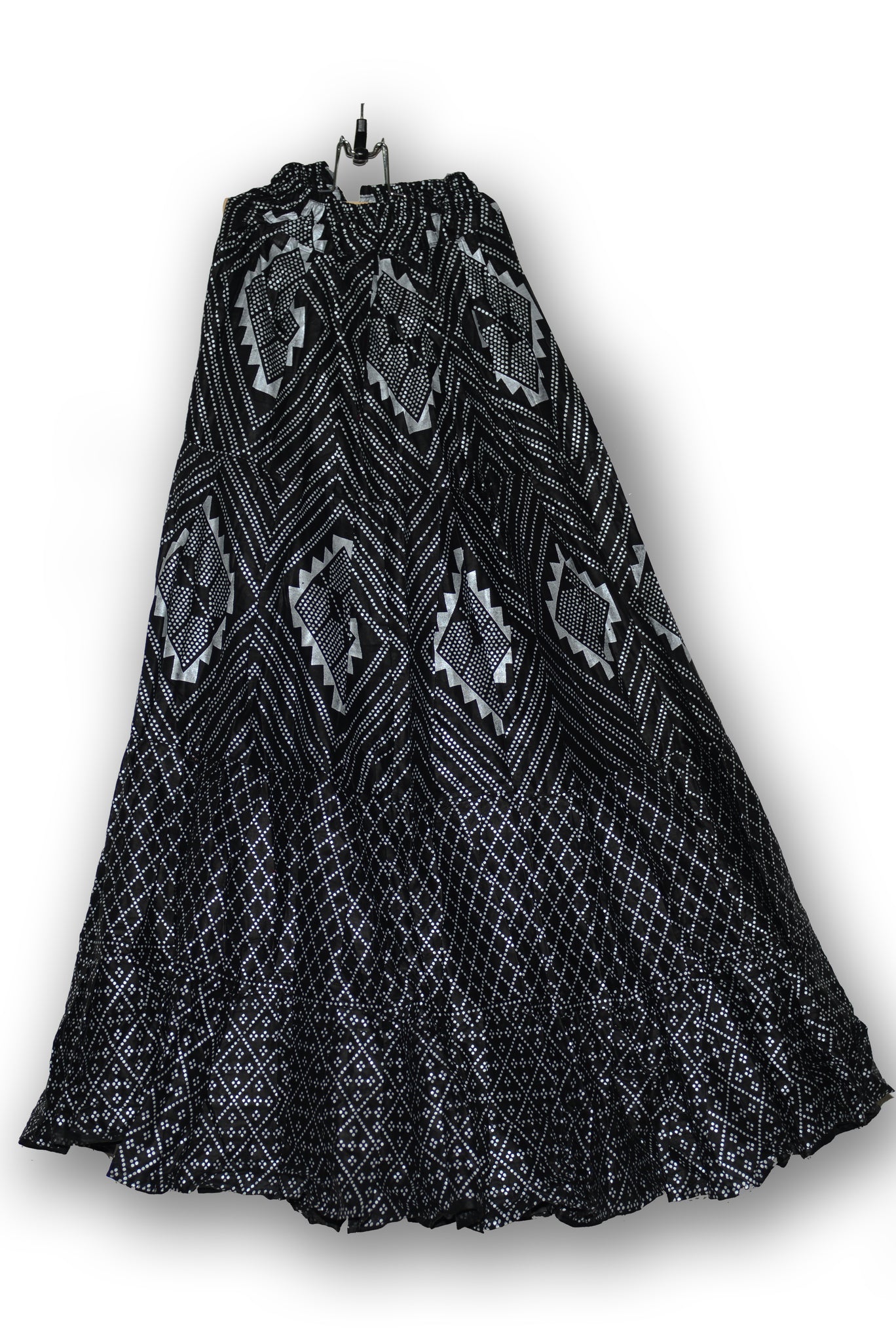 Black skirt - Silver assuit blockprint